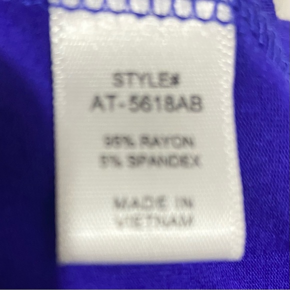 ZENANA woman blue knit oversized, short sleeves pullover top. Size L. Used. - Picture 6 of 6